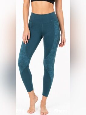 Nike women’s drifit leggings Sz medium drifit activewear